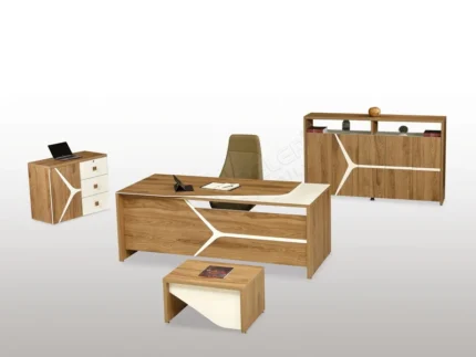 Çekmeceli ve fonksiyonel yönetici masası.